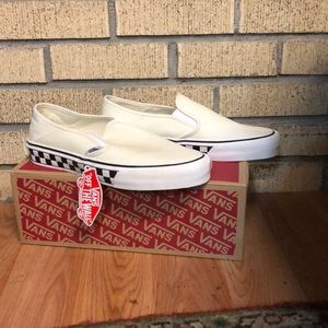 Classic white cheakerd vans